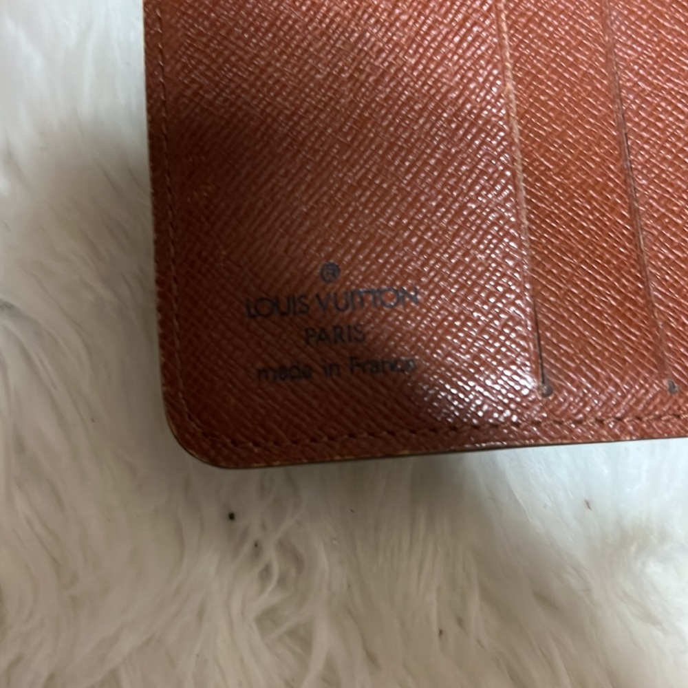 LOUIS VUITTON
LV Monogram Zippy Compact Wallet - Picture 8 of 10